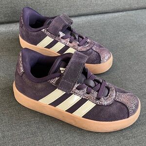 Adidas Kids Sneakers in Purple and Cream